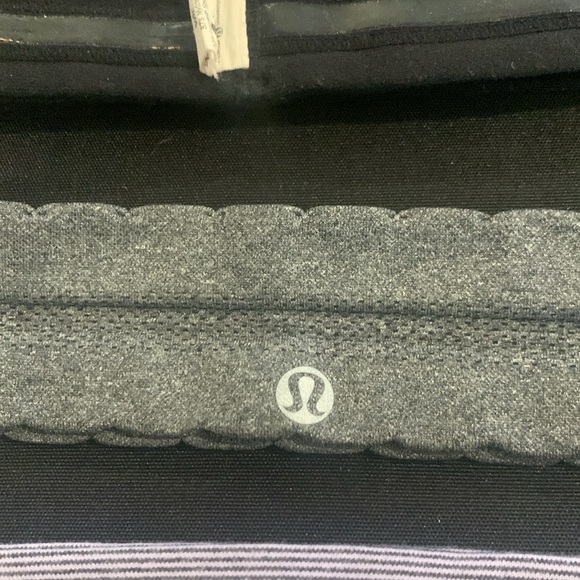 5 Lululemon headbands - Picture 7 of 8